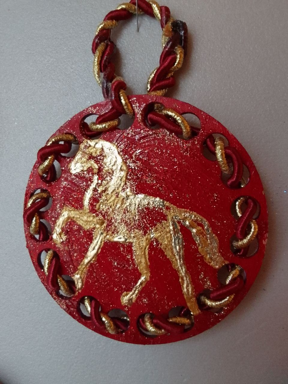 Золотая лошадь