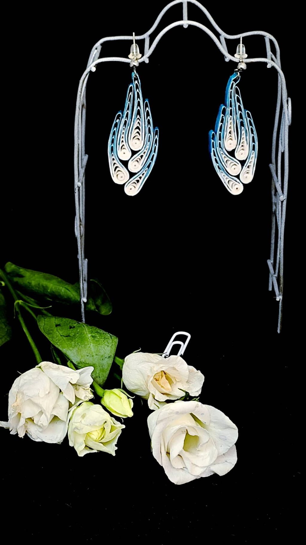 Серьги квиллинг-графика «Гвоздики»