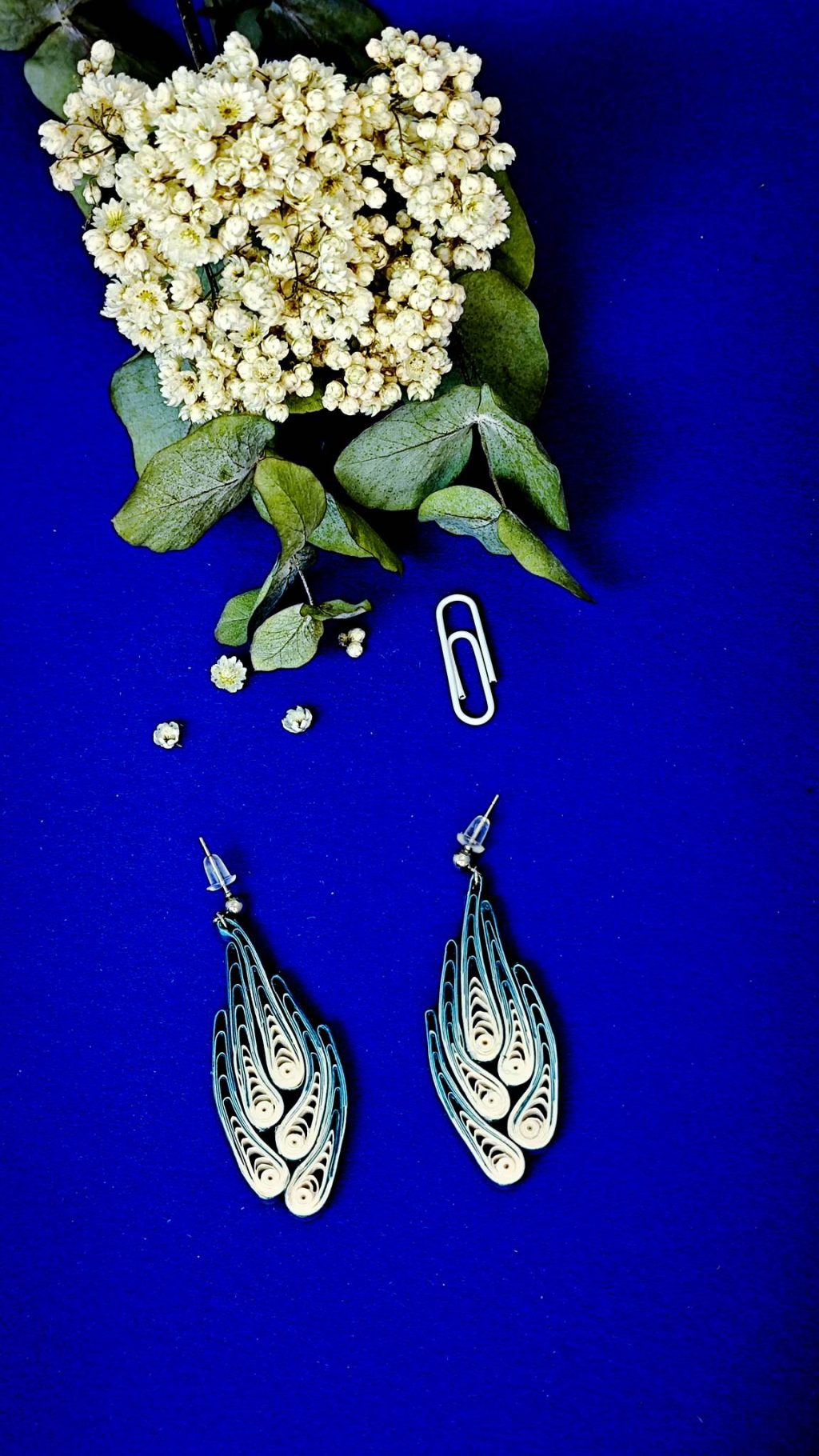 Серьги квиллинг-графика «Гвоздики»