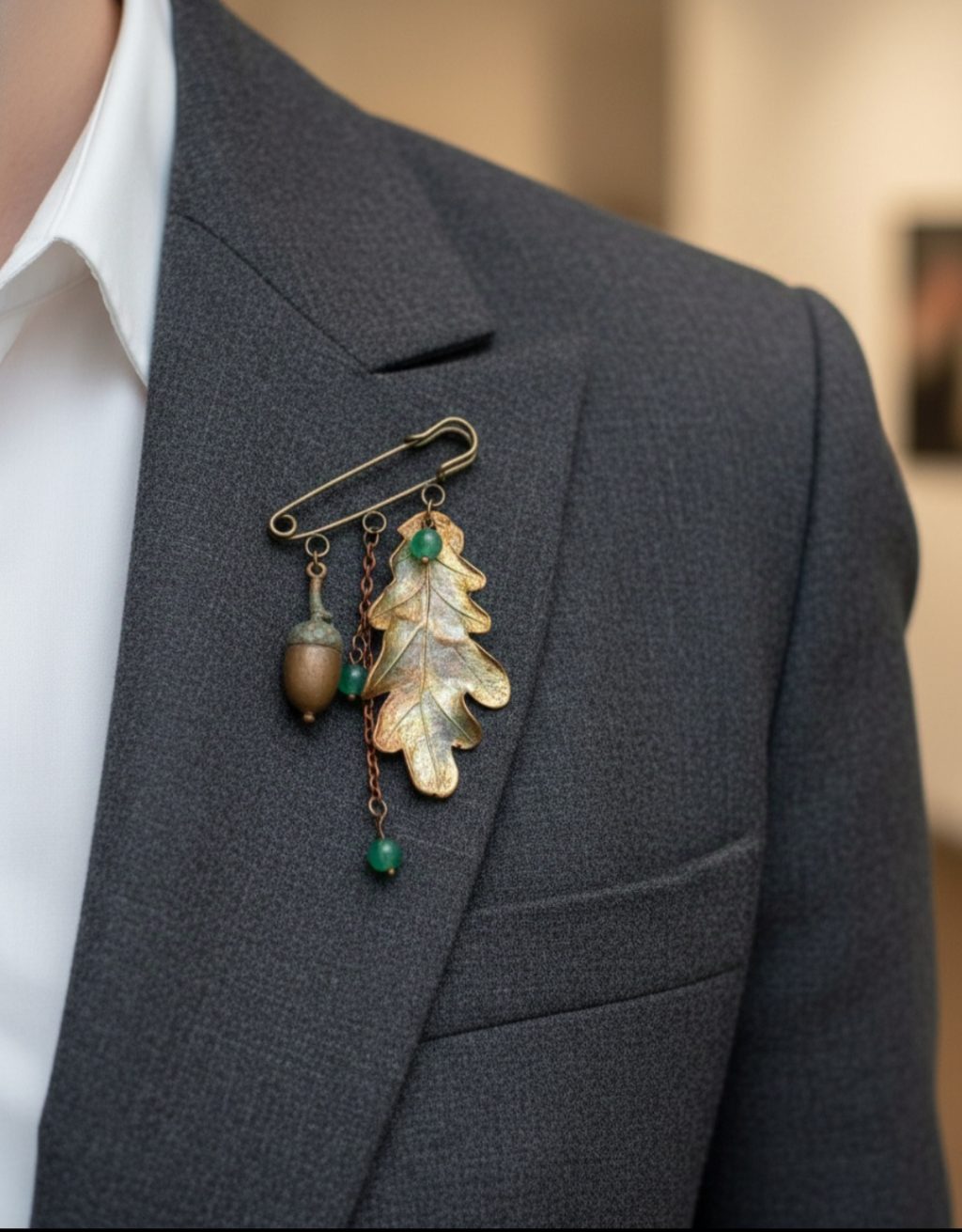 брошь Дубок с желудем