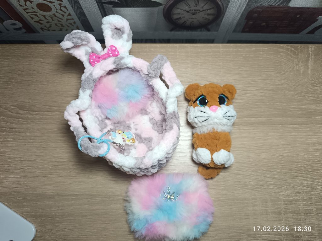 Котики в люльке