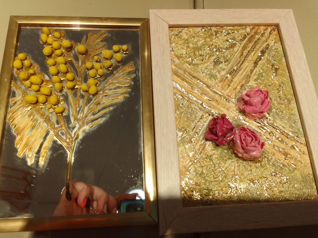 Поздравление с тремя розочками