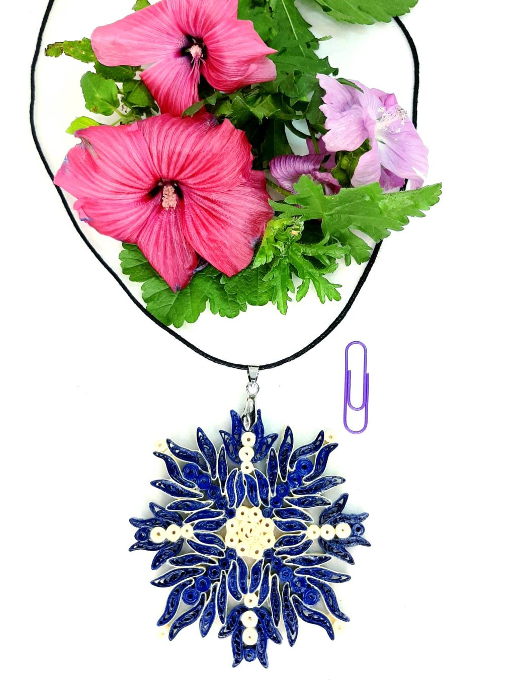 Брошь — кулон в сине-бежевом цвете