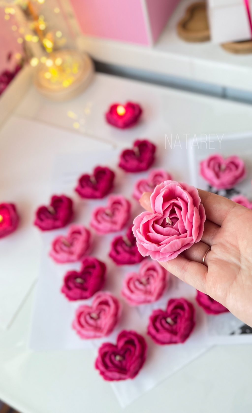 Свеча «Пион Мон Амур»