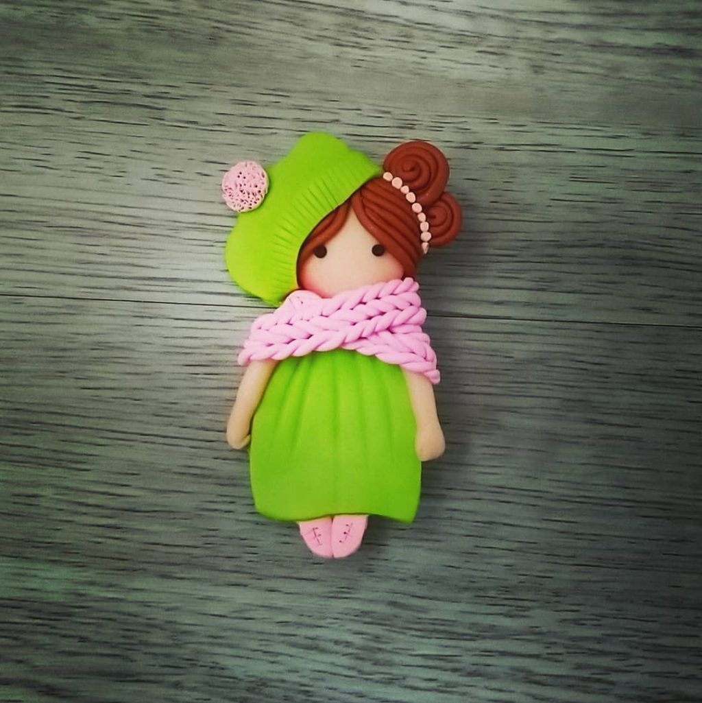 Брошка — крошка девочка путешественница