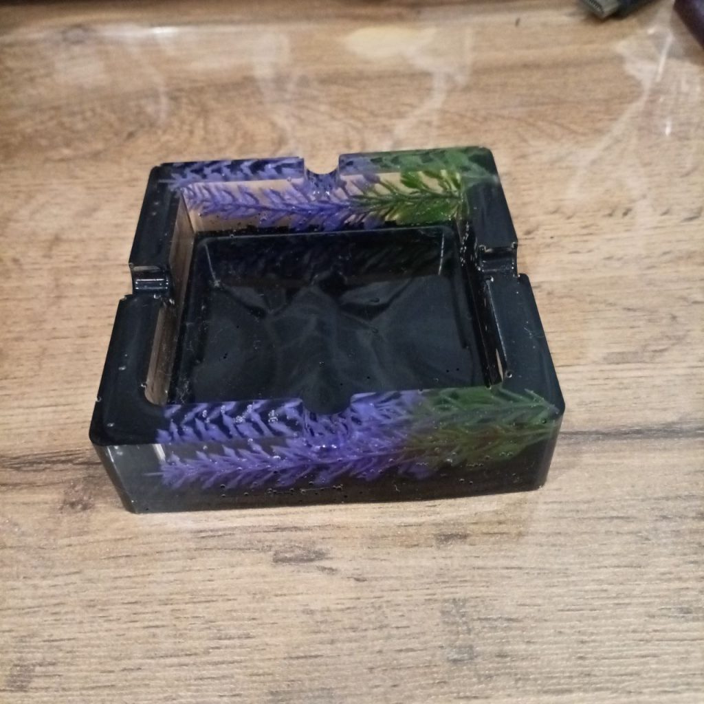 Пепельница из эпоксидный смолы