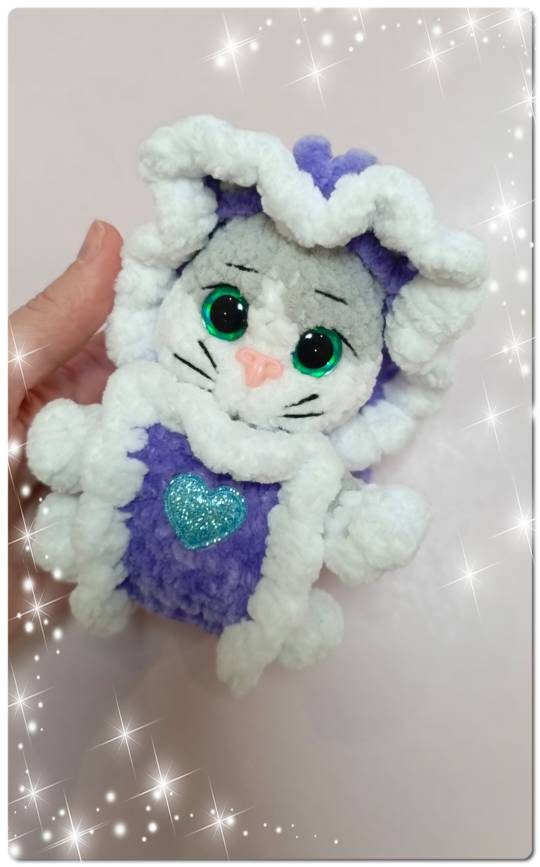 Котик в слинге