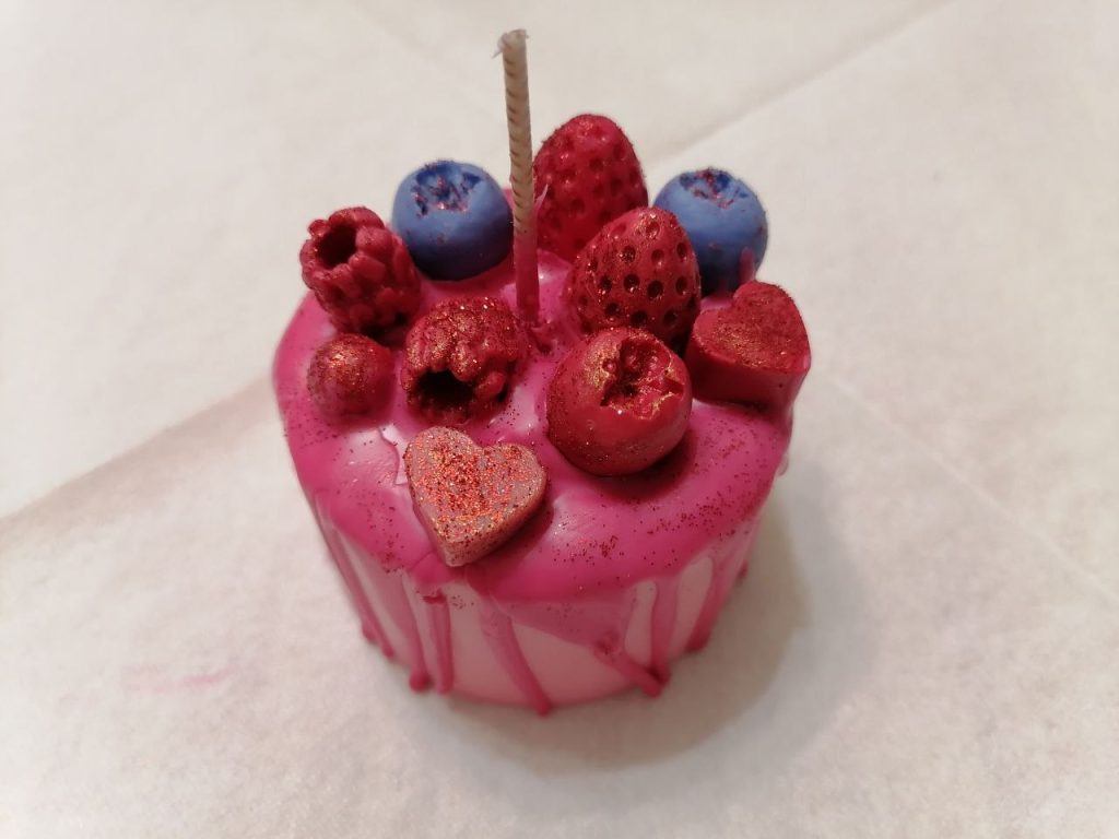 Свеча ароматическая «Пирожное с глазурью»