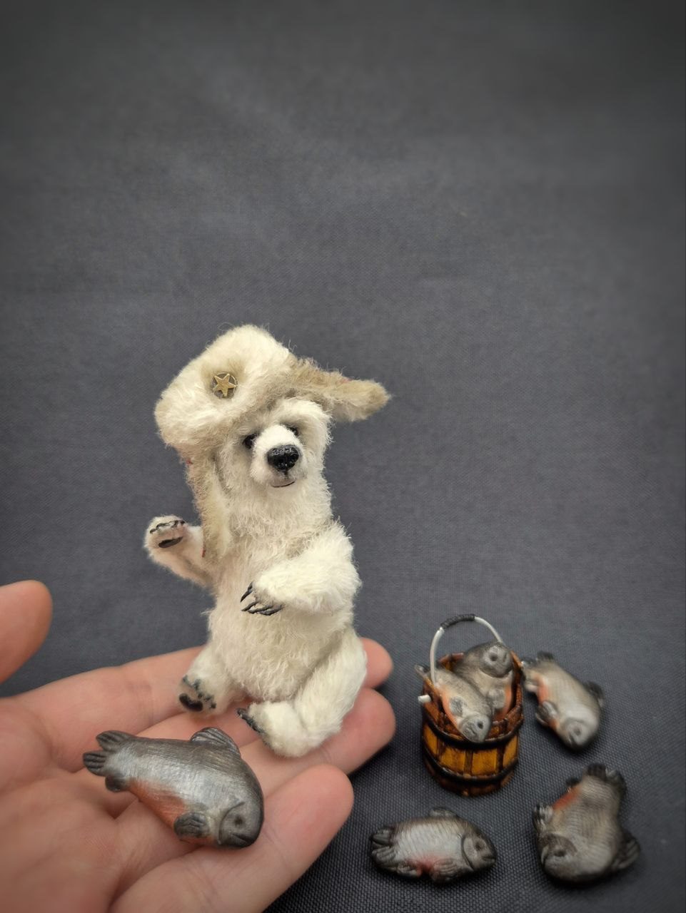 Вязаный полярный миша Егорка