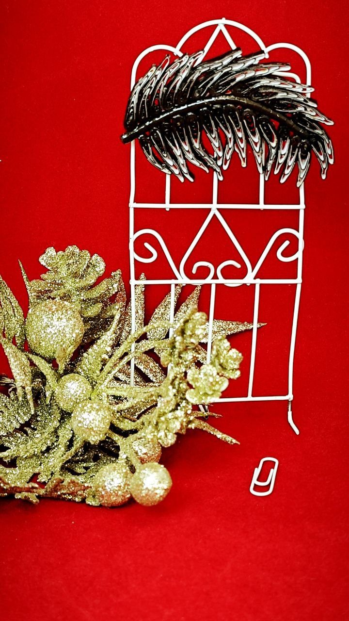 Комплект украшений квиллинг-графика.