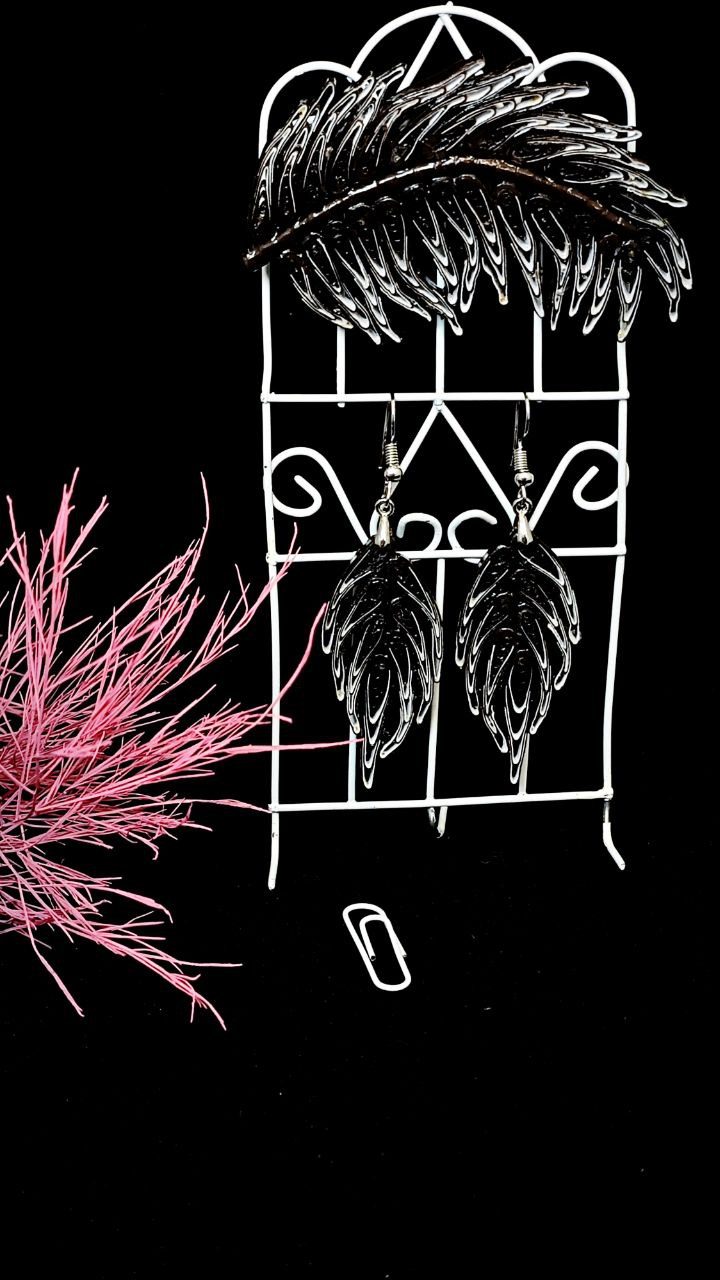 Комплект украшений квиллинг-графика.