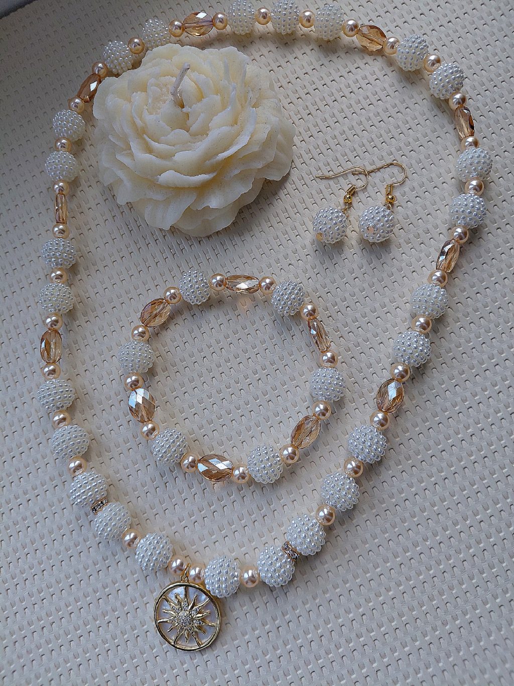 Набор (чокер с браслетом и серьгами) «Жемчуг»