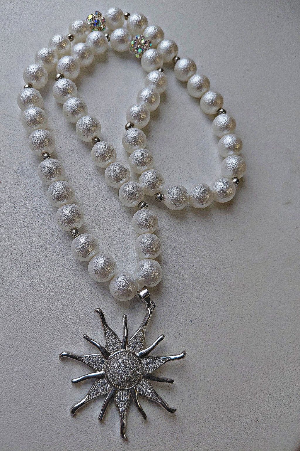 Чокер «Белое солнце»