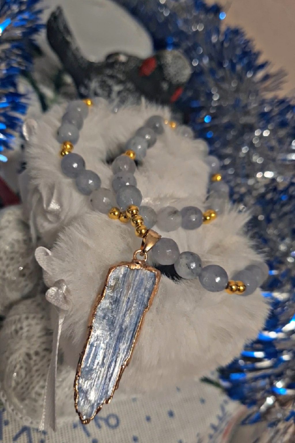 Чокер с кулоном