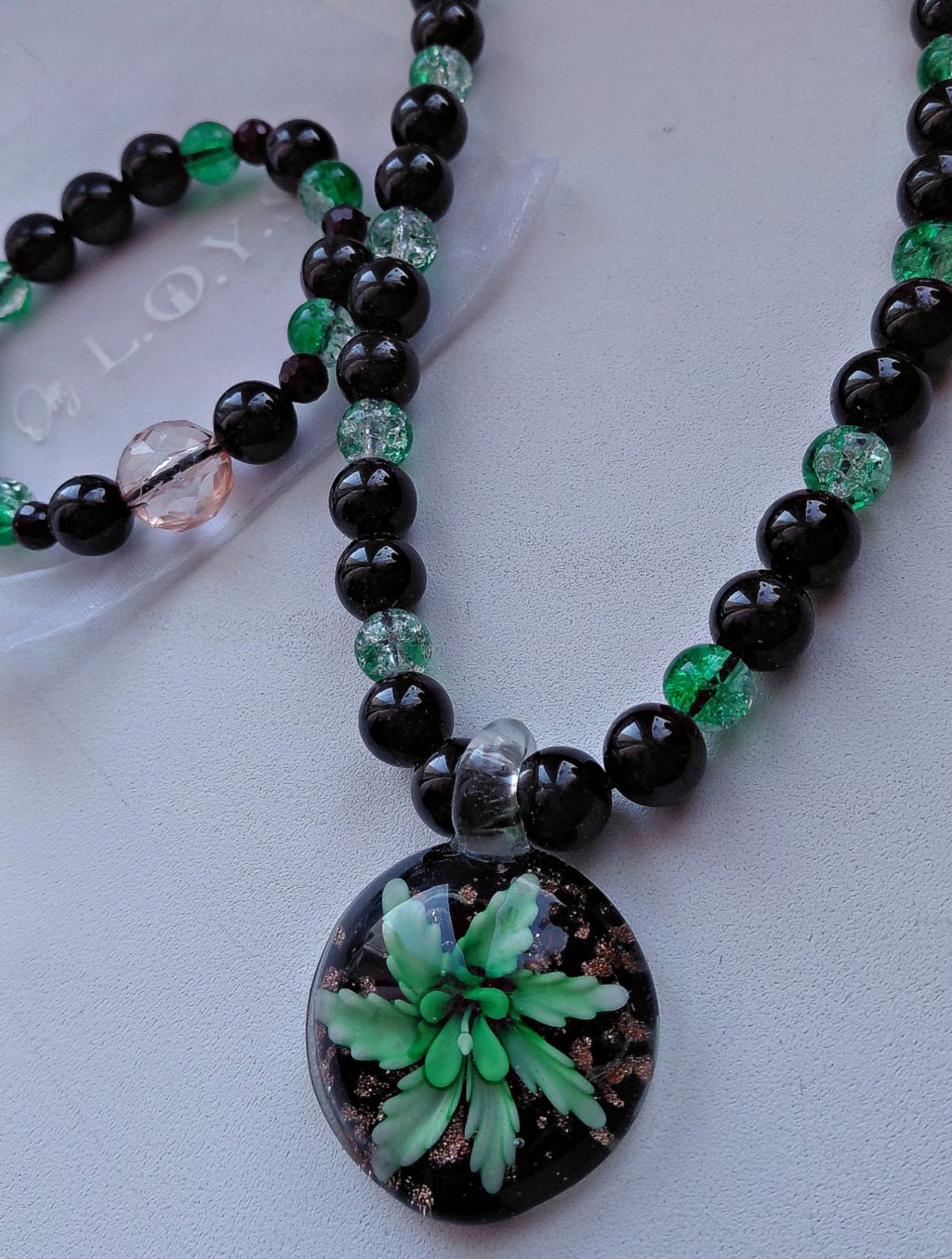 Набор (чокер с браслетом) «Гранатовый цветок»