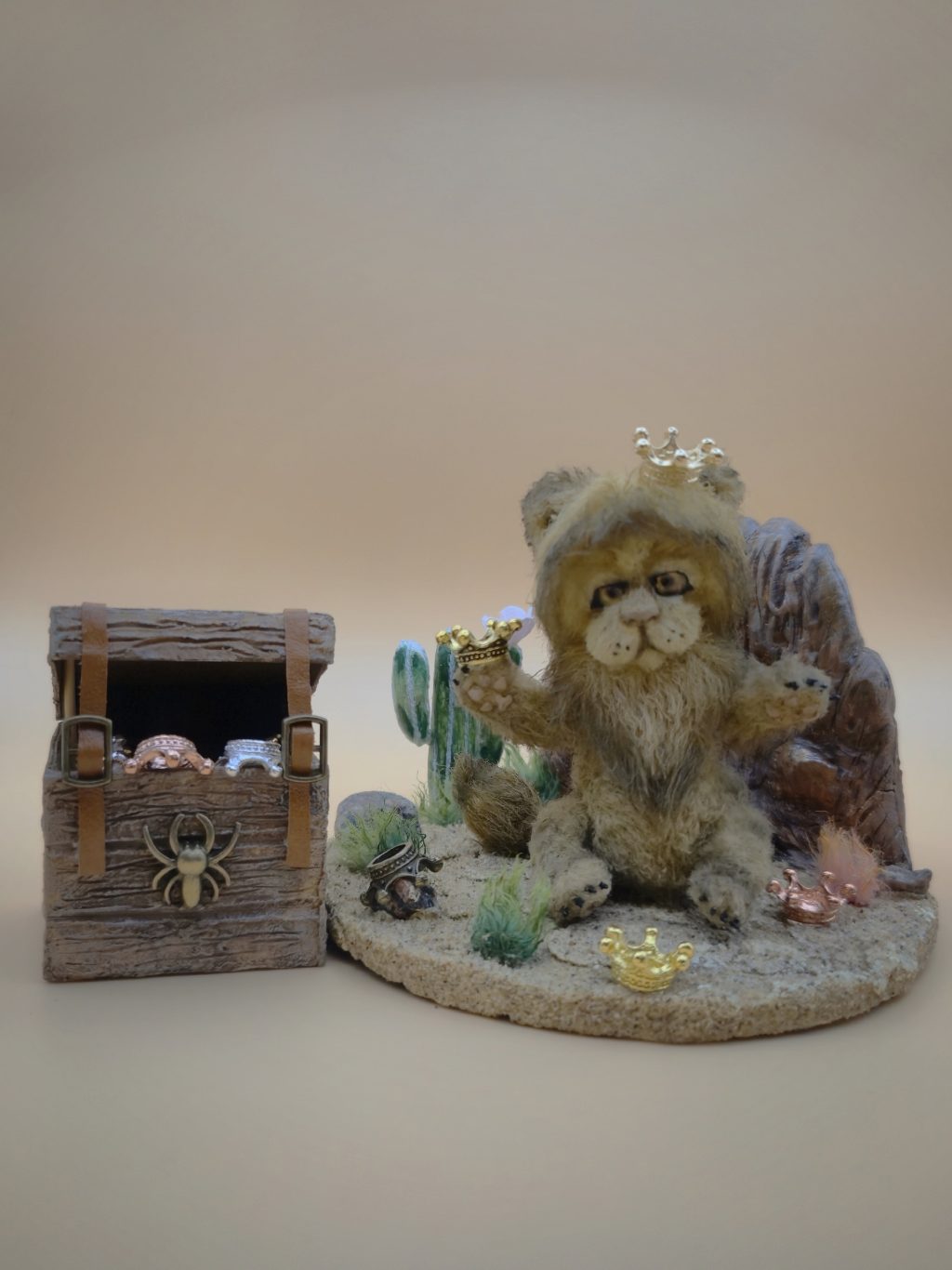 Вязаный лев Бонни Тостопузио