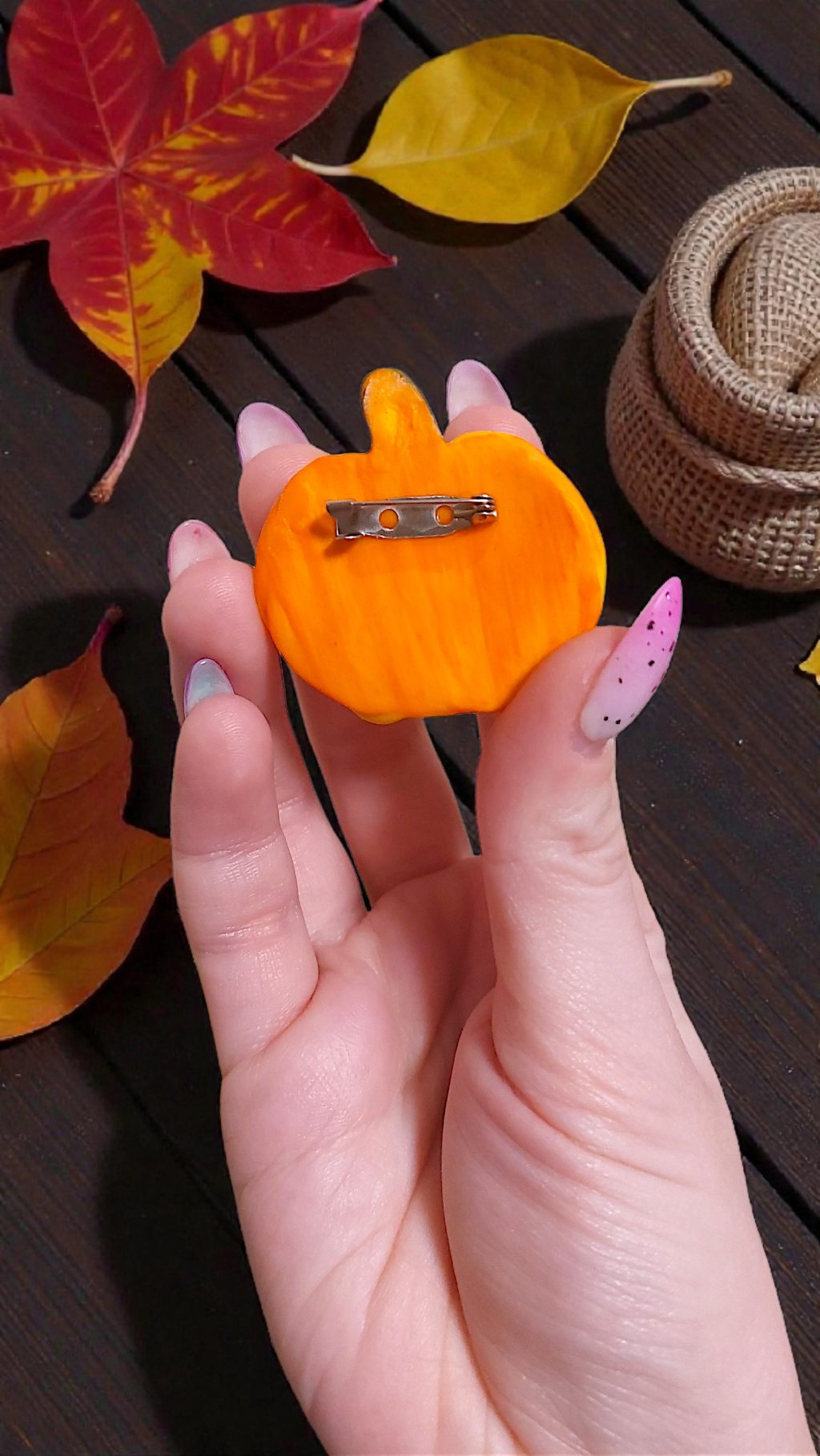 Брошь тыква