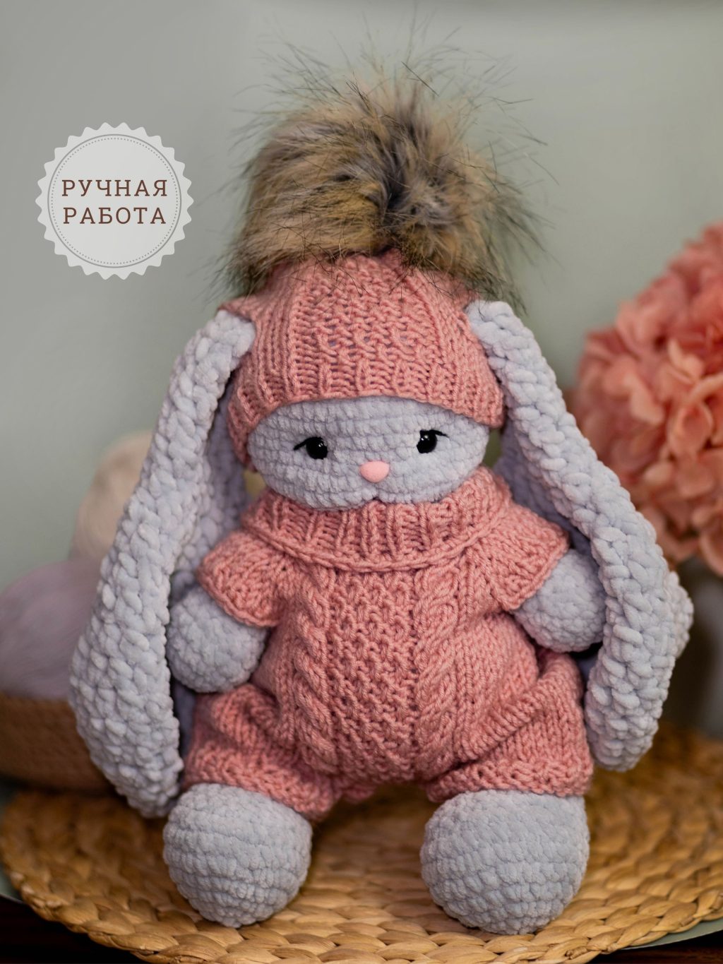 Зайка вязаный