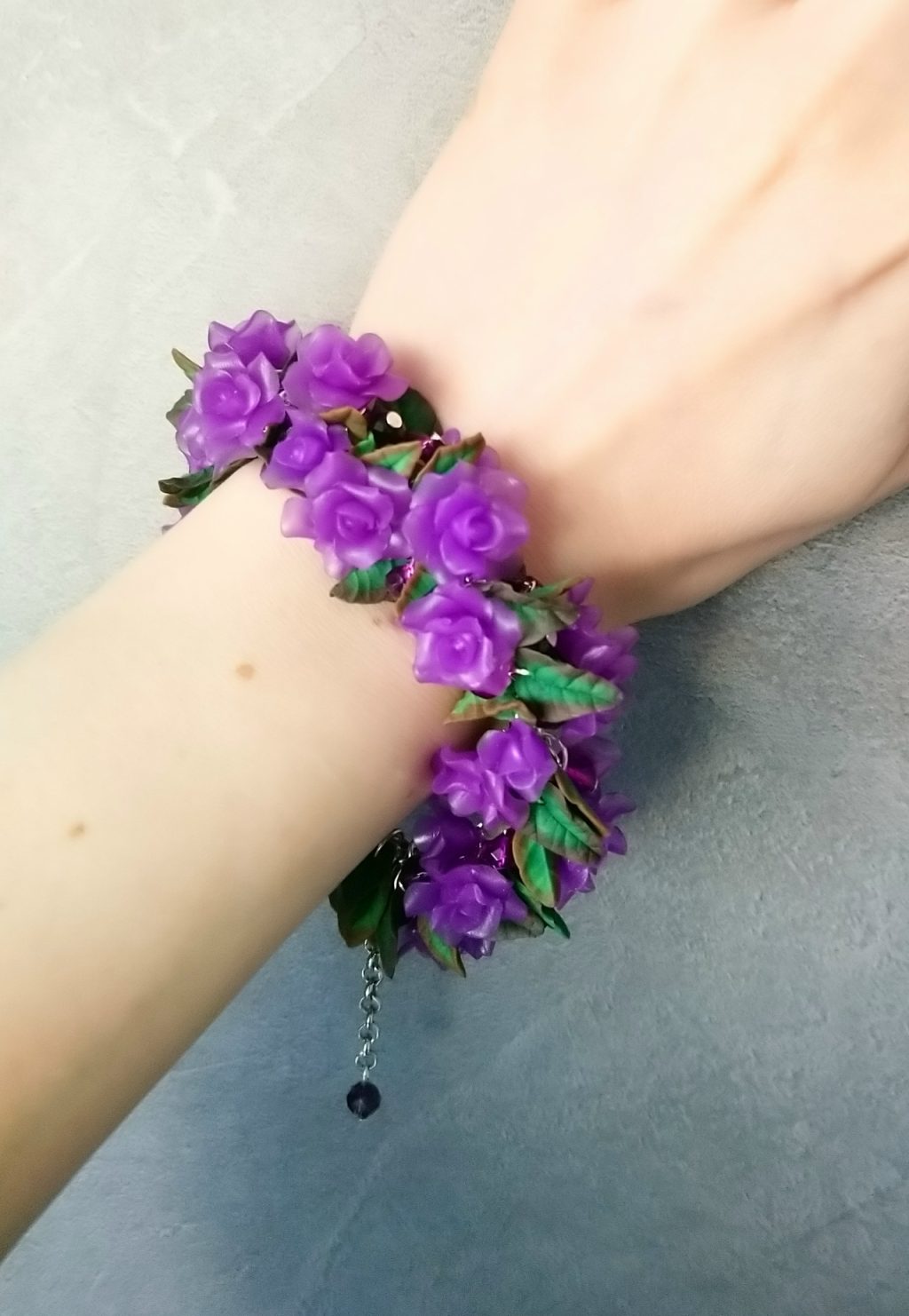 Комплект серьги и браслет цветы розы из полимерной глины