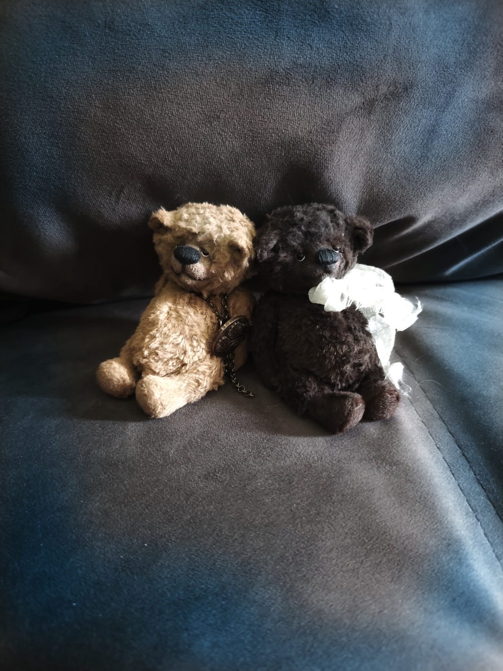 Миниатюрный коллекционный медведь