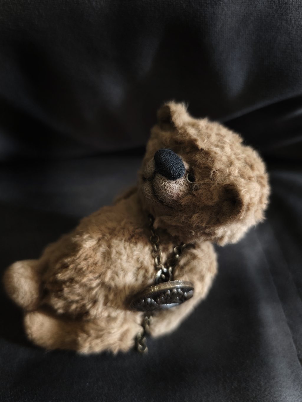 Миниатюрный коллекционный медведь