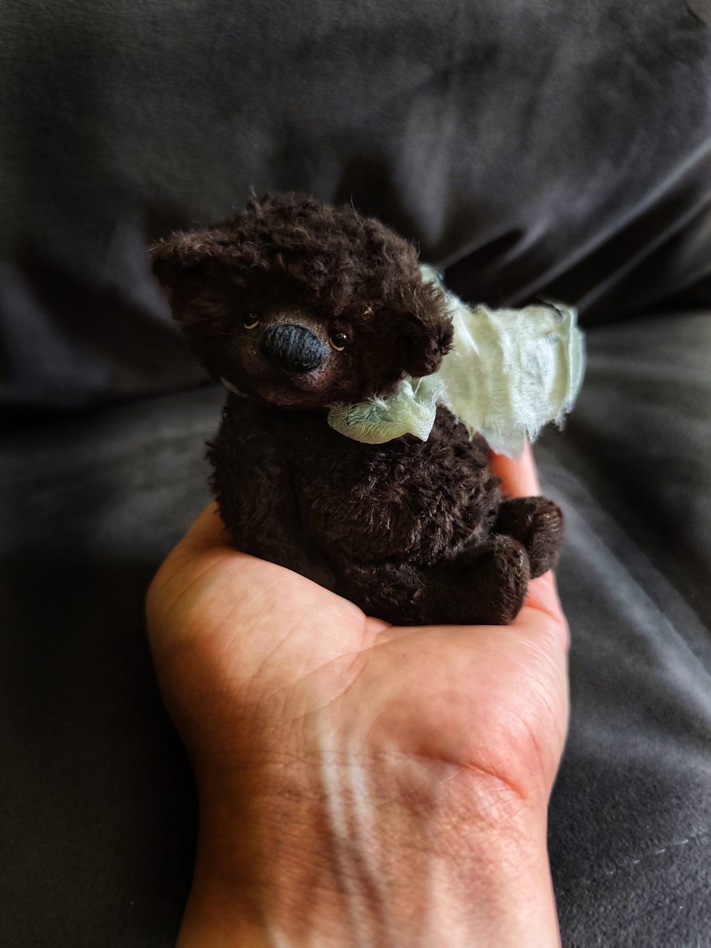 Миниатюрный коллекционный медведь