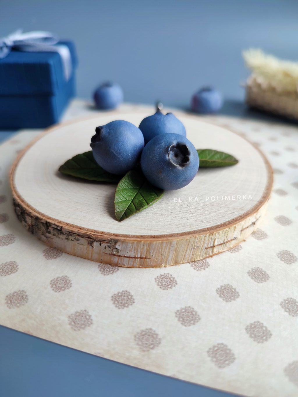 Брошь-игла «Голубика»