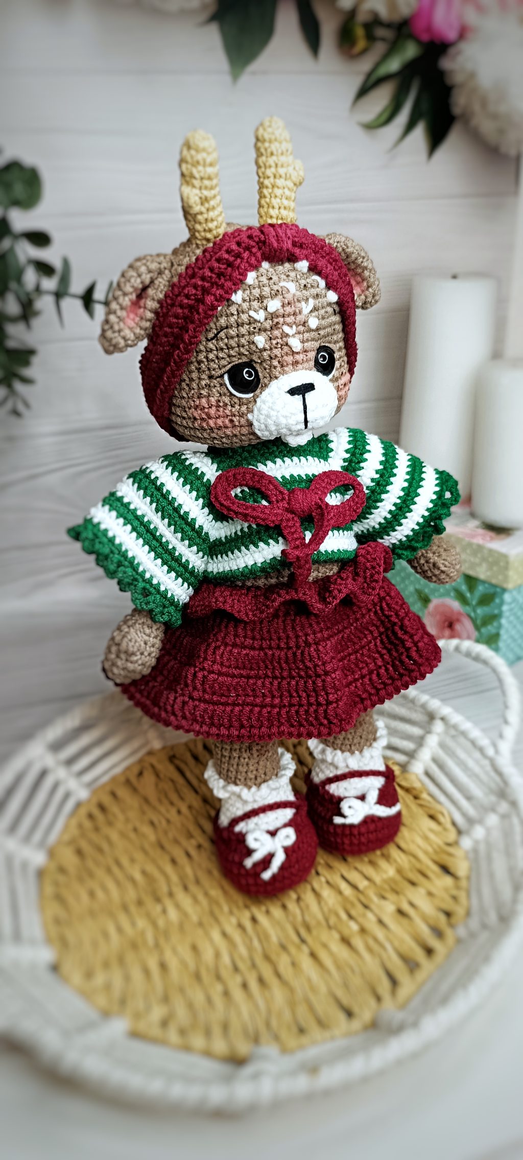 Оленëнок ручной работы вязаная игрушка