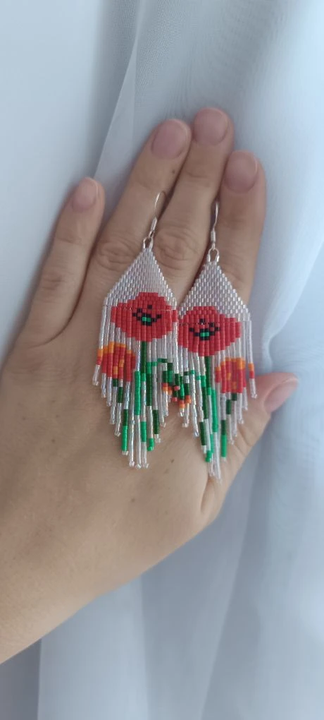 Серьги из бисера Маки