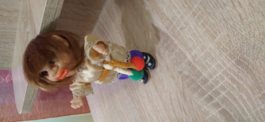 Куколка (шарнирная) из полимерной глины