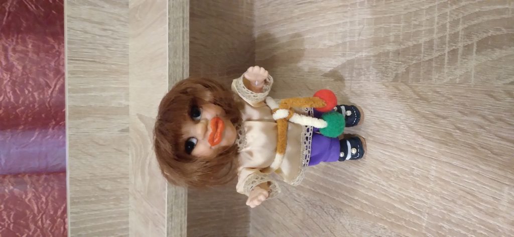 Куколка (шарнирная) из полимерной глины