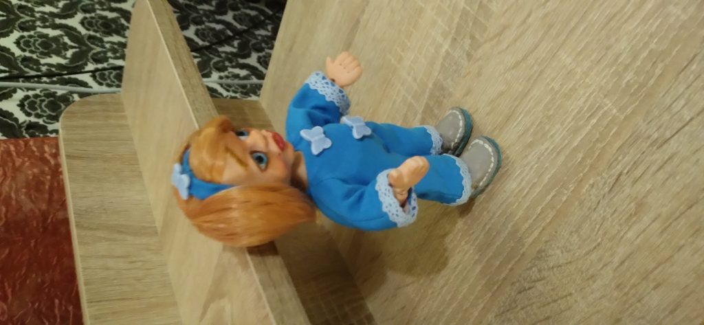 Куколка (шарнирная) из полимерной глины