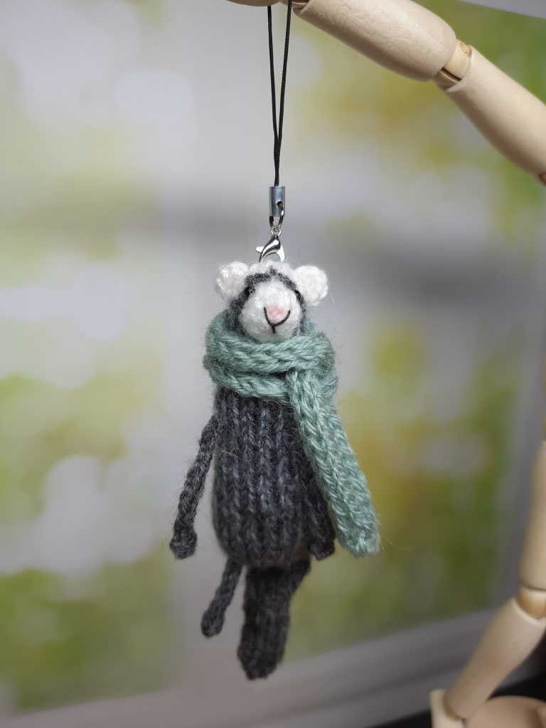 Брелок ручной работы