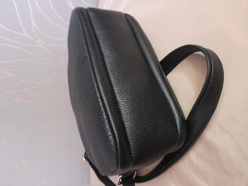 Сумочка множество кармашек