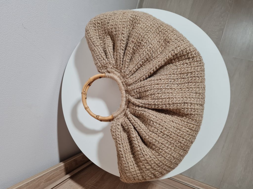 Сумка пляжная вязаная из джута с бамбуковыми ручками /ручная работа