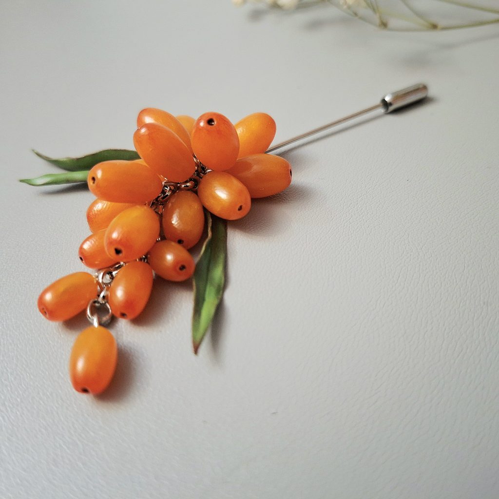 Брошь-игла Облепиха