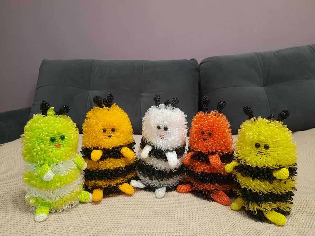 Мочалки ручной работы , одеваются на руку.