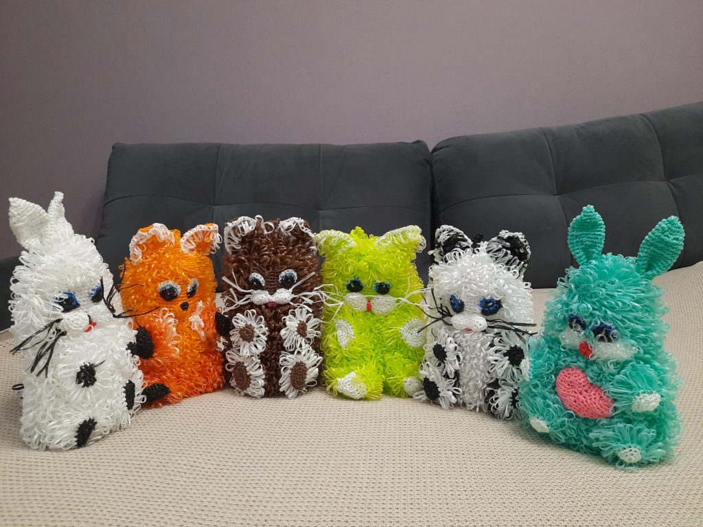 Мочалки ручной работы , одеваются на руку.