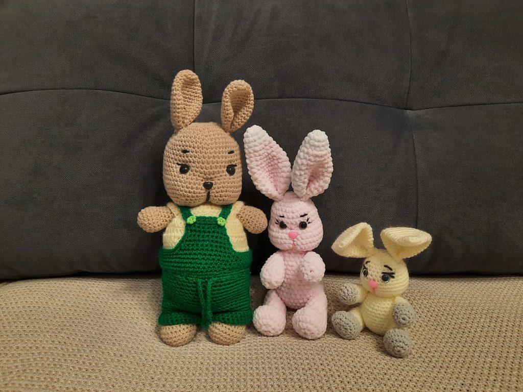 Вязанные зайчики
