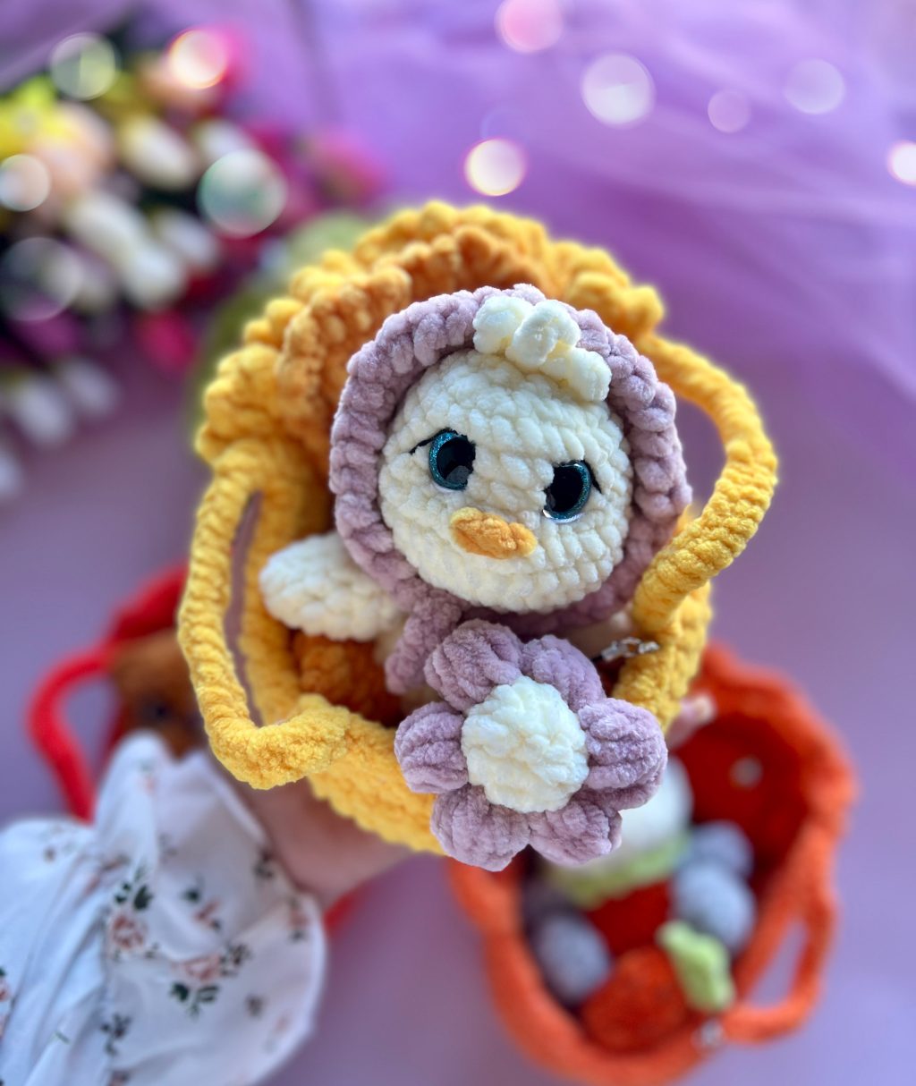 Вязаные зверушки в люльках