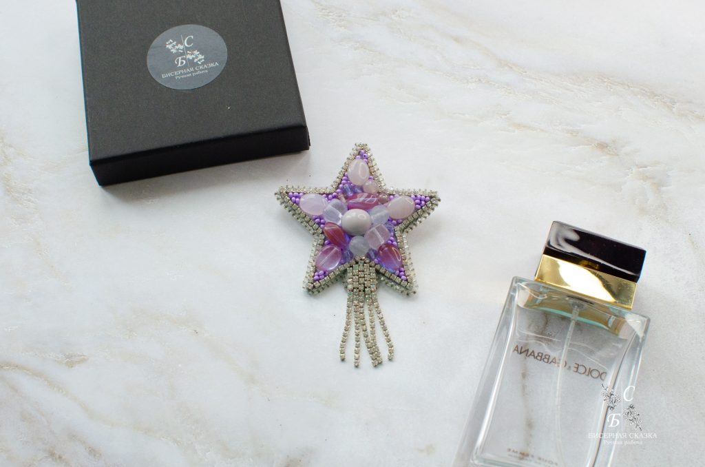 Брошь из бисера Звезда