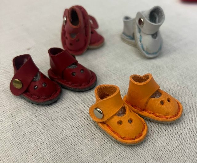 Обувь для кукол и игрушек