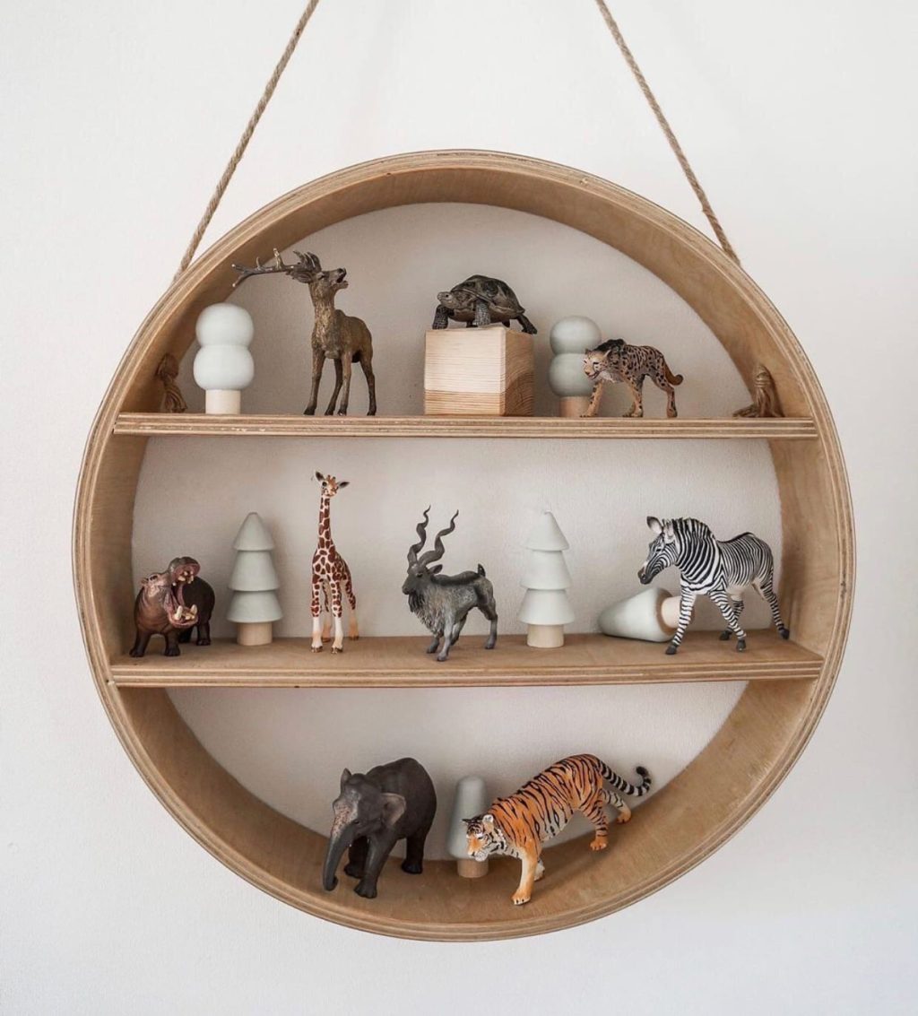 Круглая полка из дерева