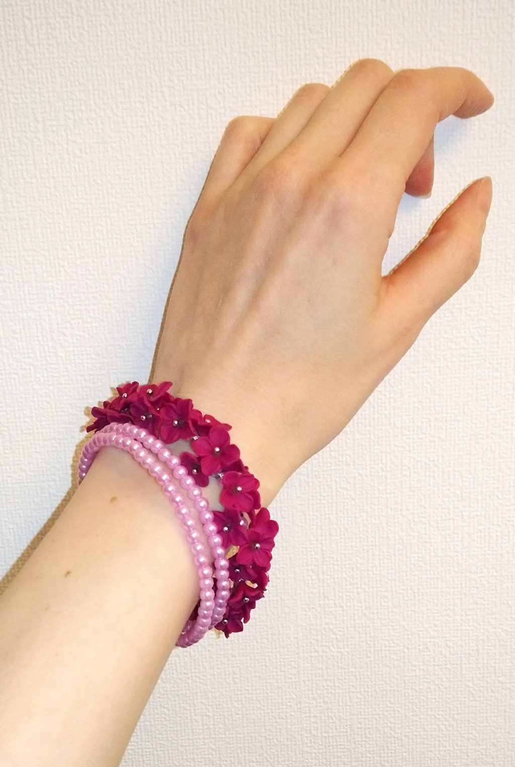 Браслет круглый с сиренью из полимерной глины