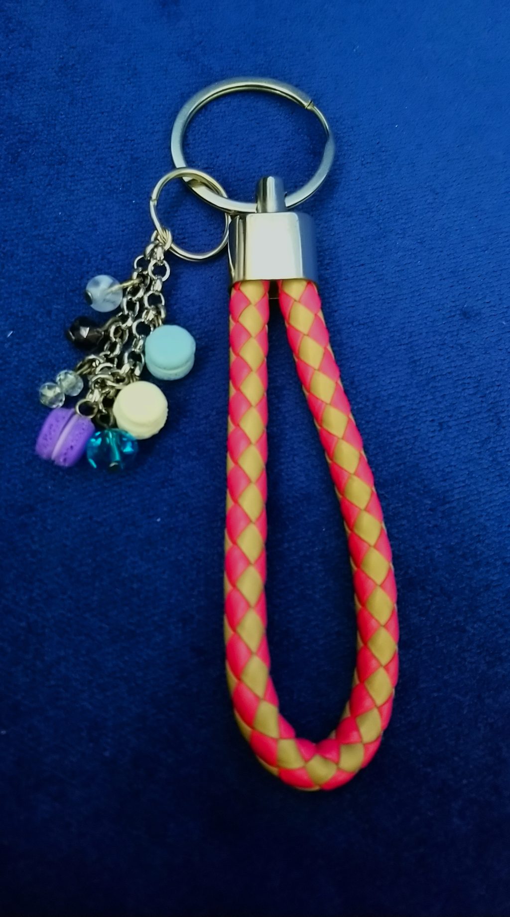 Брелок подвес на сумку с макарунами