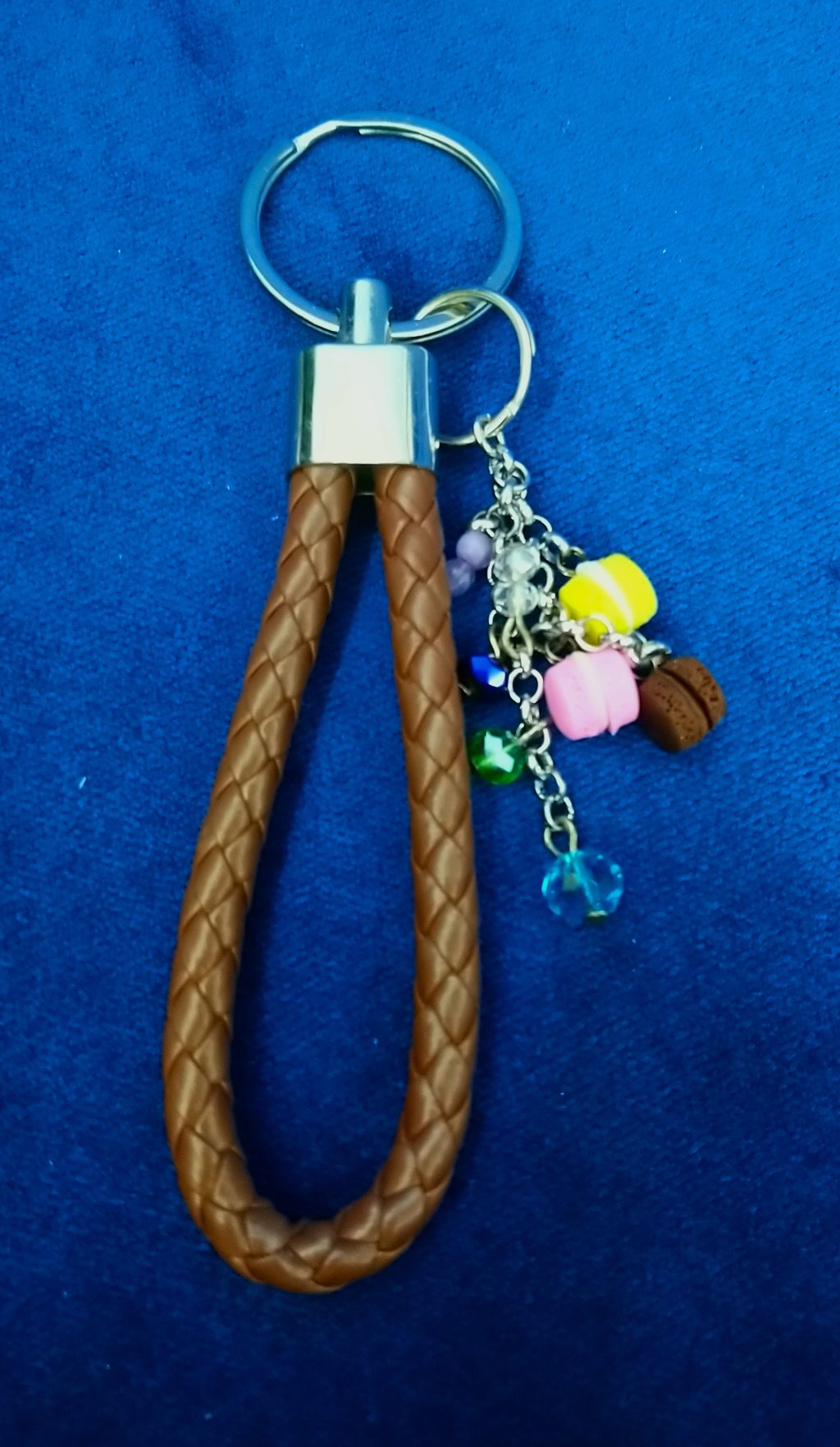 Брелок подвес на сумку с макарунами