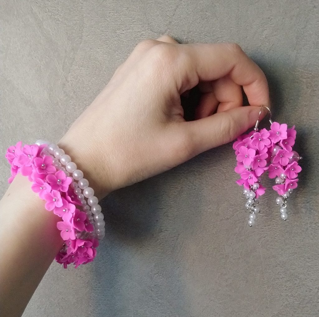 Комплект серьги и браслет цветы розы из полимерной глины