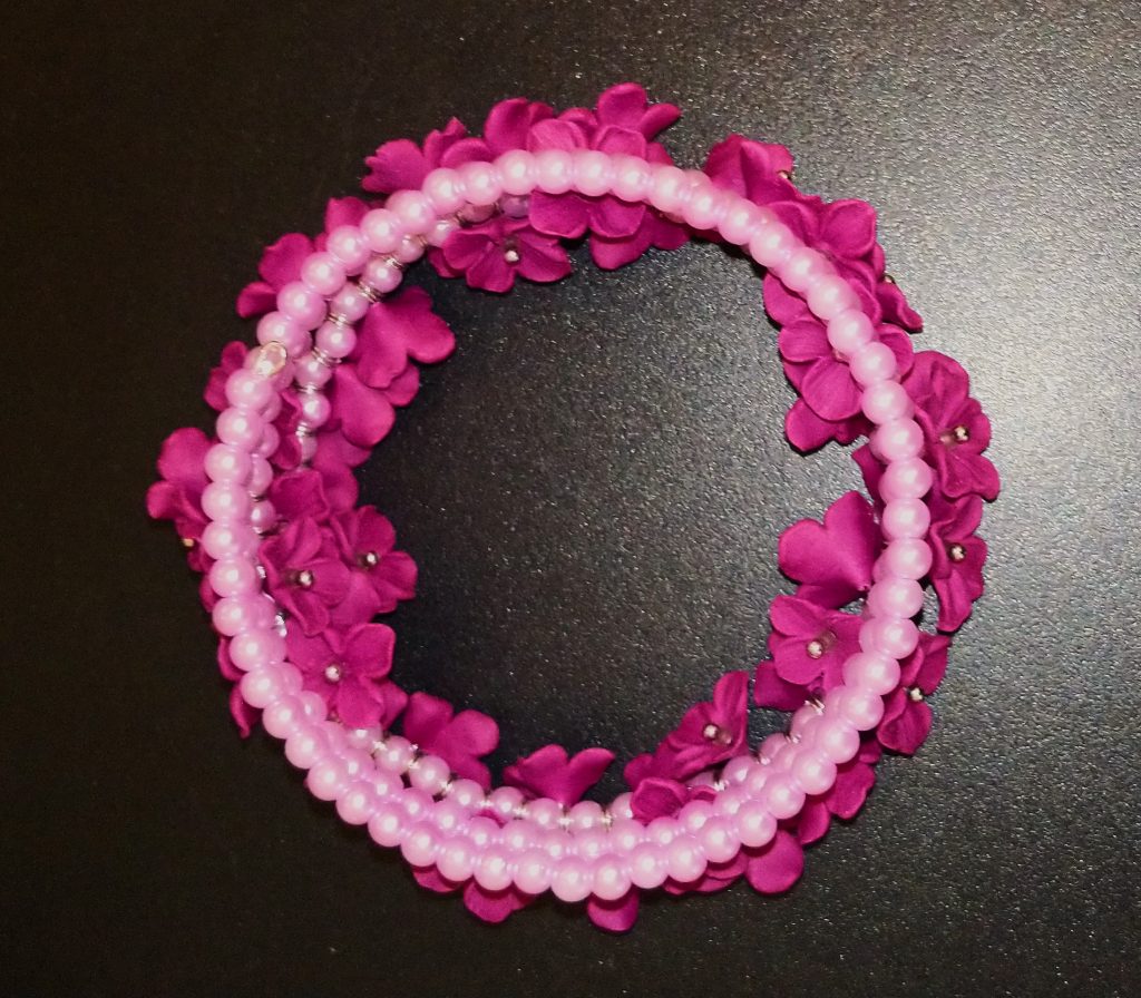 Браслет круглый с сиренью из полимерной глины