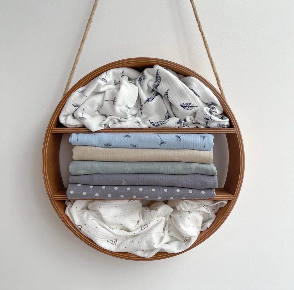 Круглая полка из дерева