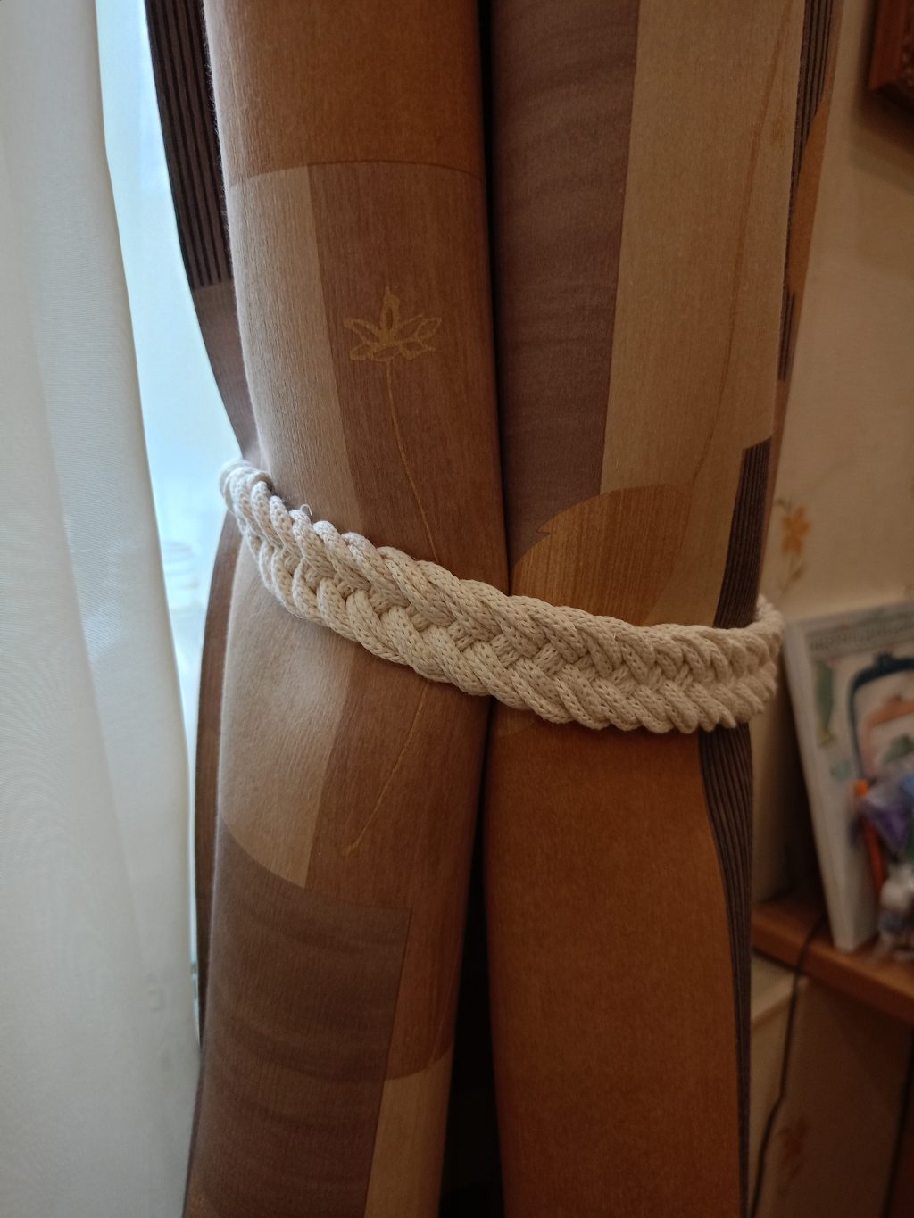 Подхват для штор макраме 2 шт Косы белый